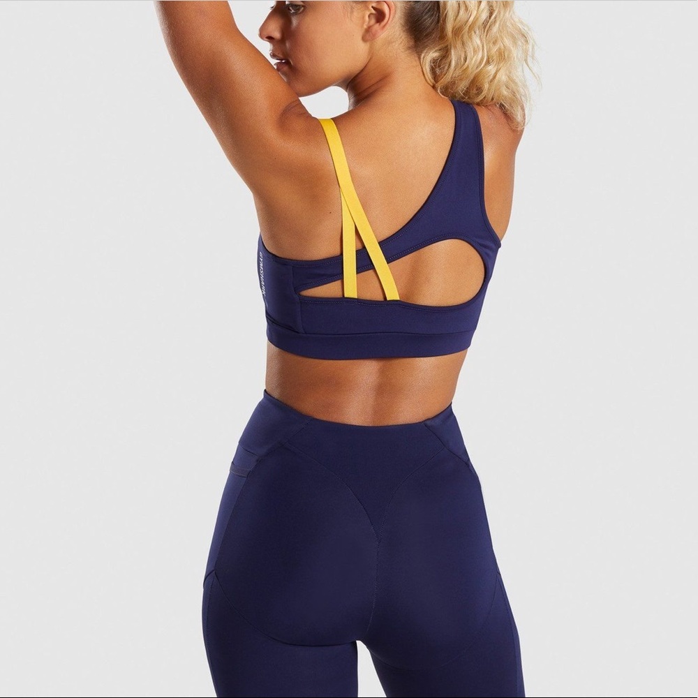 Gymshark Set Asymmetric Sports Bra & Leggings